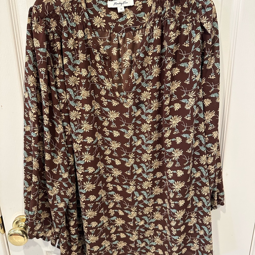 Monday Fun Floral Blouse